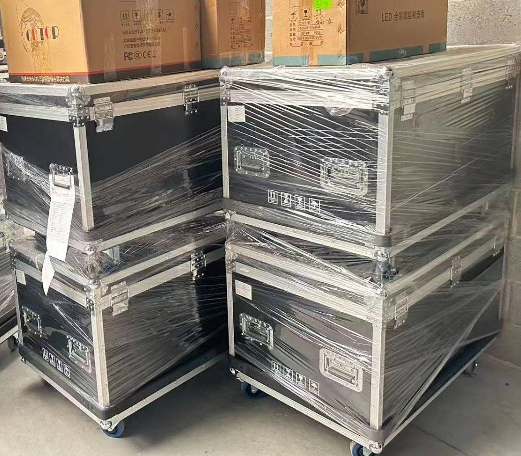 ECRAN LED DE EXTERIOR 6x2m  sau 4x3m (12 mp) P3.91 500x1000MM